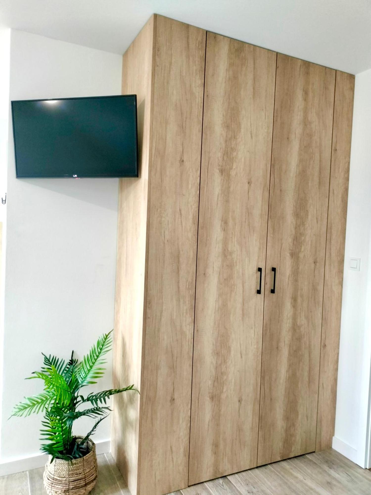Agroturystyka Jodlowa - Rodzinne Apartamenty W Centrum Gor Swietokrzyskich - Sala Zabaw, Zwierzeta, Bilard Krajno-Zagorze Exterior foto